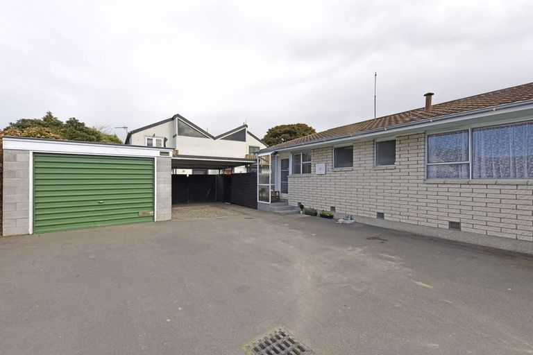 Photo of property in 1/9a Avonhead Road, Avonhead, Christchurch, 8042