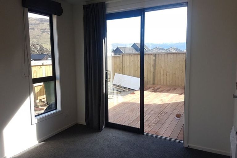 Photo of property in 10 Bale Road, Jacks Point, 9371