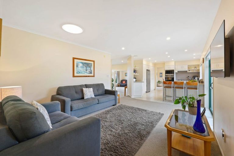 Photo of property in 8 Amesbury Rise, Henderson, Auckland, 0612