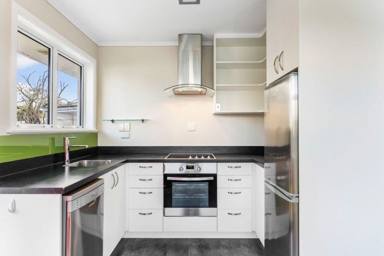 Photo of property in 7a Sequoia Place, Maoribank, Upper Hutt, 5018
