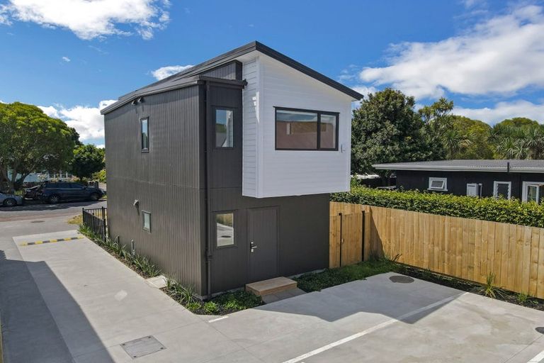 Photo of property in 2/10 Orchard Street, Wadestown, Wellington, 6012