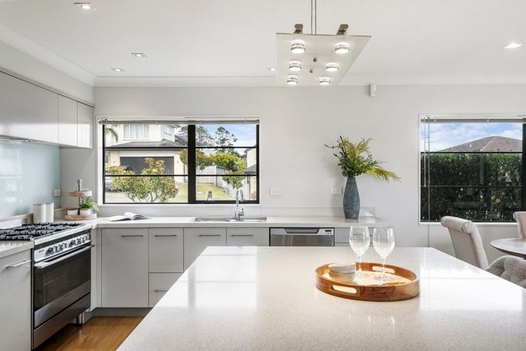 Photo of property in 94 Oakway Drive, Schnapper Rock, Auckland, 0632