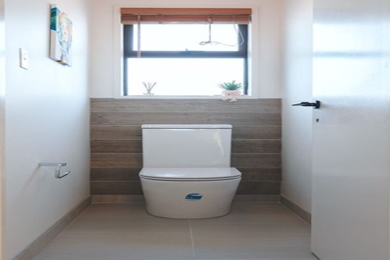 Photo of property in 10 Ludlow Place, Parklands, Christchurch, 8083