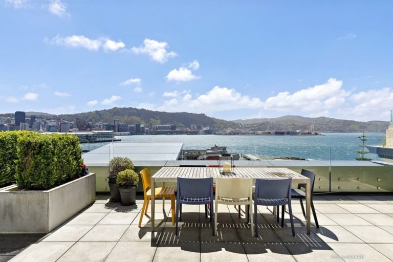 Photo of property in 150u5 Oriental Parade, Oriental Bay, Wellington, 6011