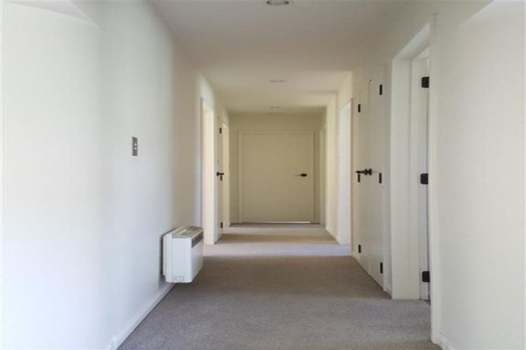 Photo of property in 8 Landing Drive, Albany, Auckland, 0632