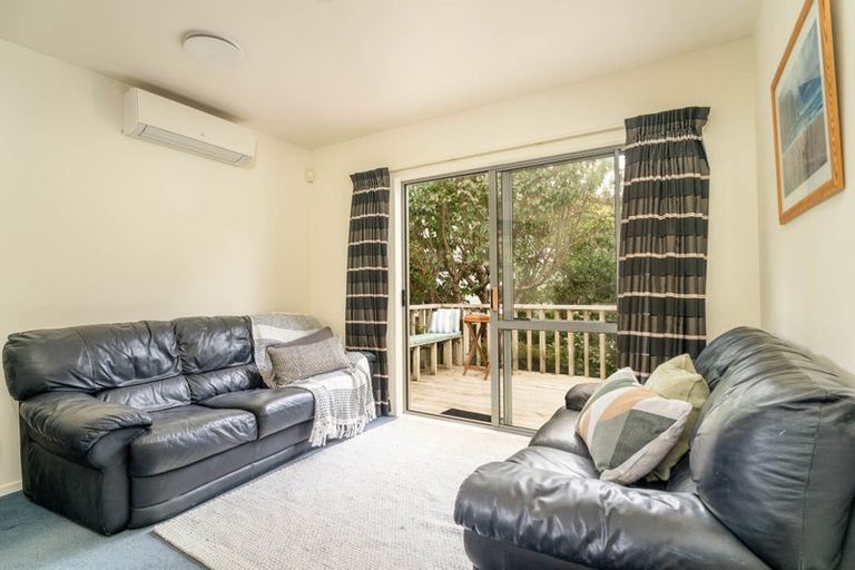 Photo of property in 2 Myers Grove, Churton Park, Wellington, 6037