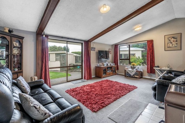 Photo of property in 21 Kent Street, Woodend, Invercargill, 9877