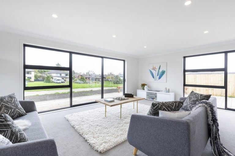 Photo of property in 22 Reidy Place, Pukekohe, 2120