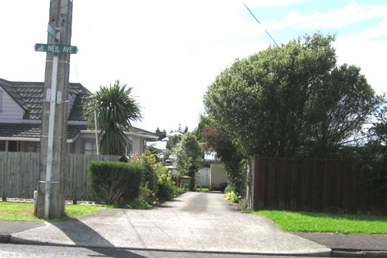 Photo of property in 1/8 Neil Avenue, Te Atatu Peninsula, Auckland, 0610