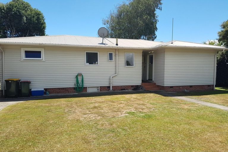 Photo of property in 32 Youngs Road, Papakura, 2110