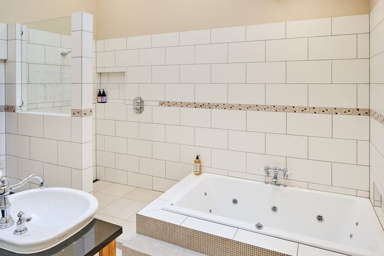 Photo of property in 460 Te Wharau, Admiral Hill, Gladstone, 5883