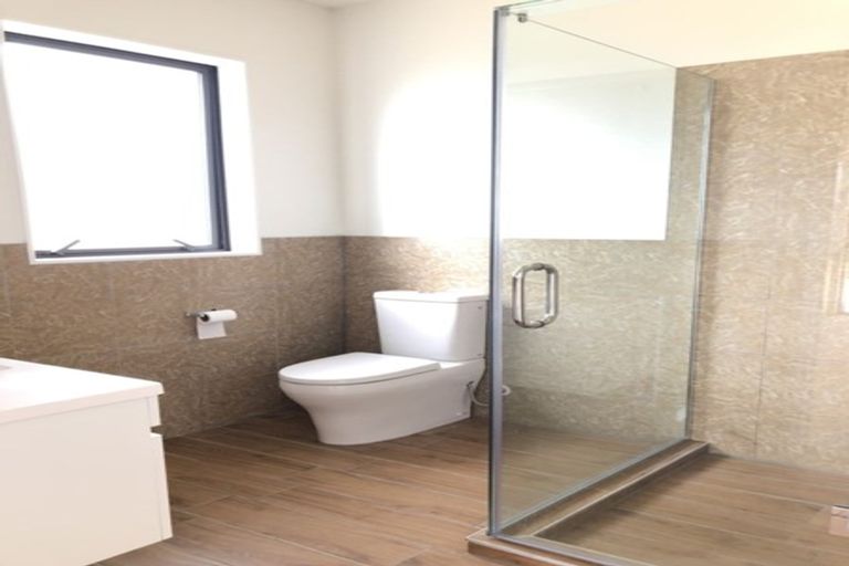 Photo of property in 19 Grove Way, Riverhead, 0820