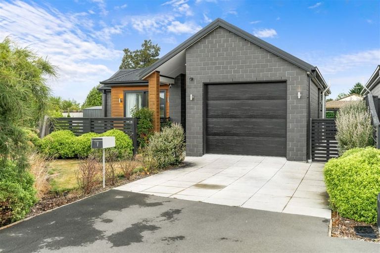 Photo of property in 1 Piripiri Place, Broomfield, Christchurch, 8042