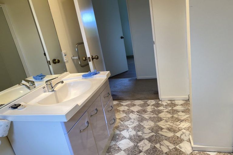 Photo of property in 49 Edgecombe Street, Newlands, Wellington, 6037