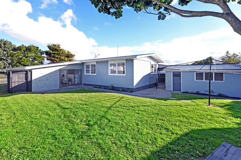 Photo of property in 54 Gainsborough Street, Manurewa, Auckland, 2102