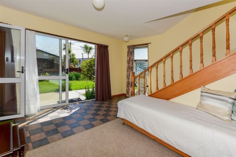 Photo of property in 1/121 Wilsons Road, Saint Martins, Christchurch, 8022