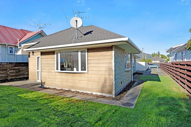 Photo of property in 2/13 Derwent Lee Grove, Epuni, Lower Hutt, 5011