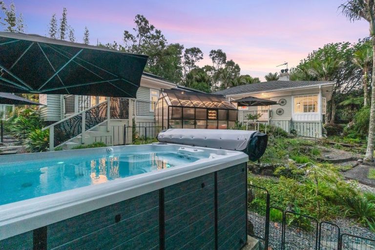 Photo of property in 319 Huia Road, Titirangi, Auckland, 0604