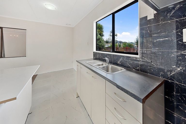 Photo of property in 17 Ballance Avenue, Papatoetoe, Auckland, 2104