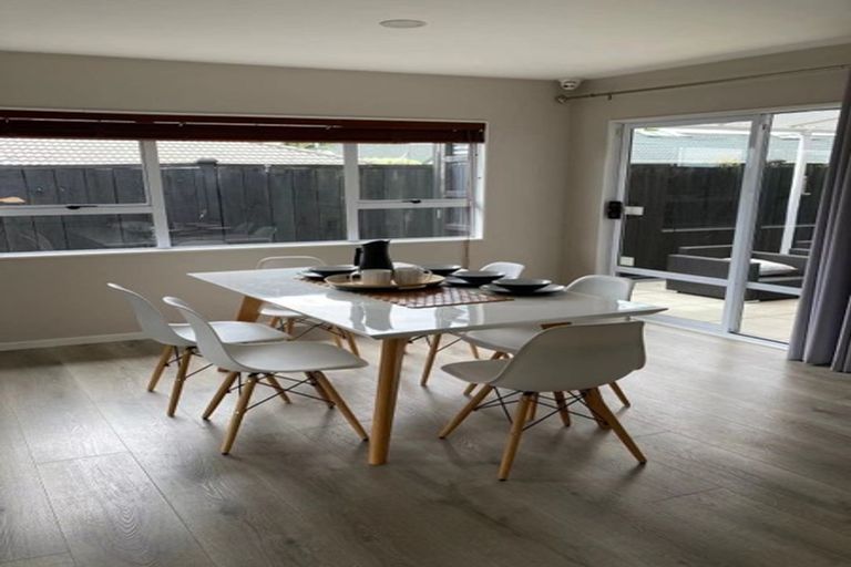 Photo of property in 313 Hobsonville Road, Hobsonville, Auckland, 0618