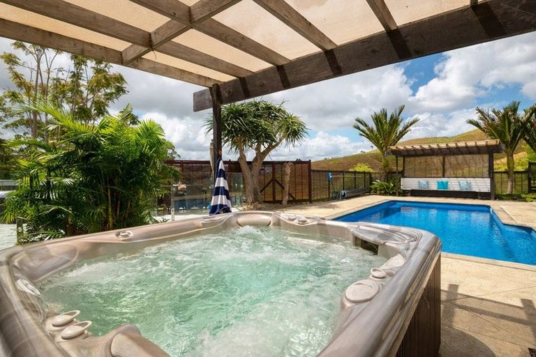 Photo of property in 585 Inland Road, Helensville, 0875