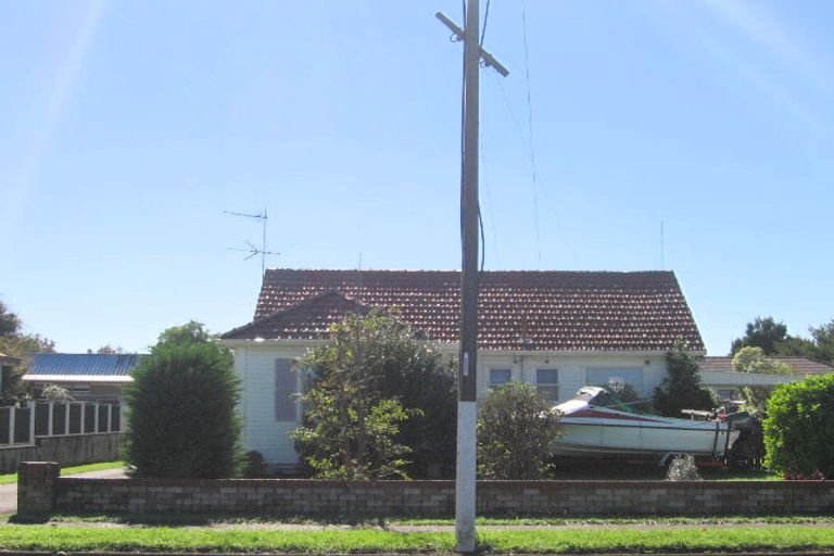 Photo of property in 2/96 Carruth Road, Papatoetoe, Auckland, 2025