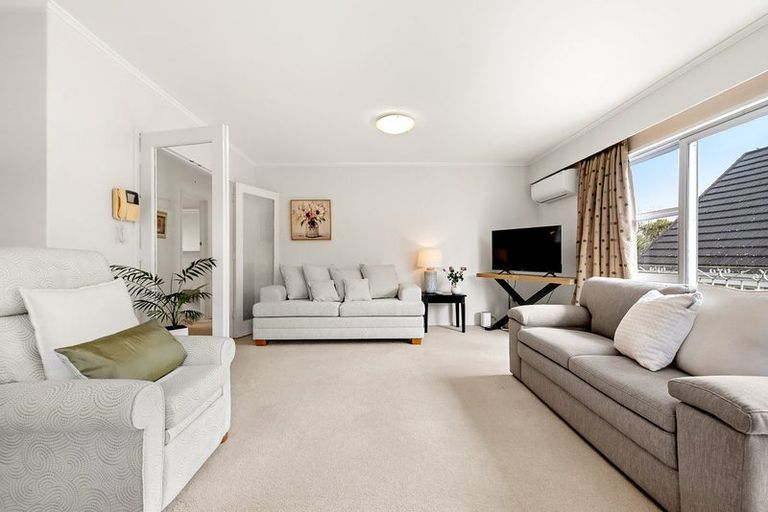 Photo of property in 52b Queens Grove, Hutt Central, Lower Hutt, 5010