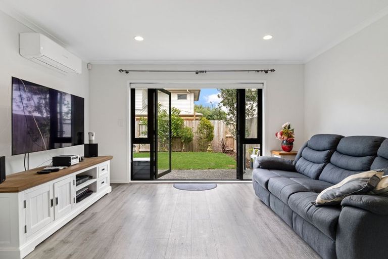 Photo of property in 6 Barnea Circle, Glen Eden, Auckland, 0602