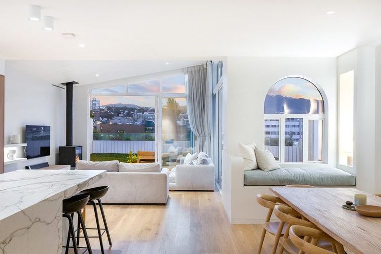 Photo of property in 57 Roxburgh Street, Mount Victoria, Wellington, 6011