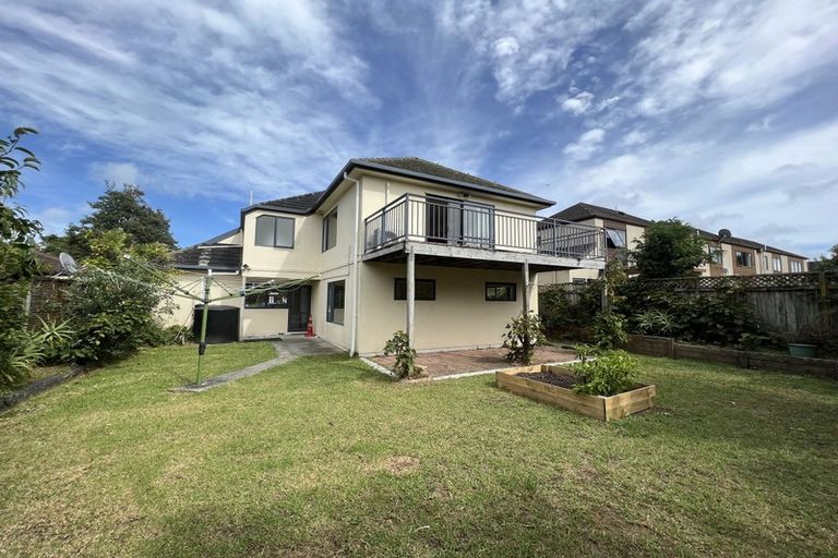 Photo of property in 12 Lone Tree Avenue, Te Atatu Peninsula, Auckland, 0610