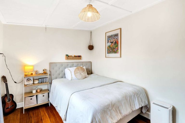 Photo of property in 28 Carlton Avenue, Gonville, Whanganui, 4501