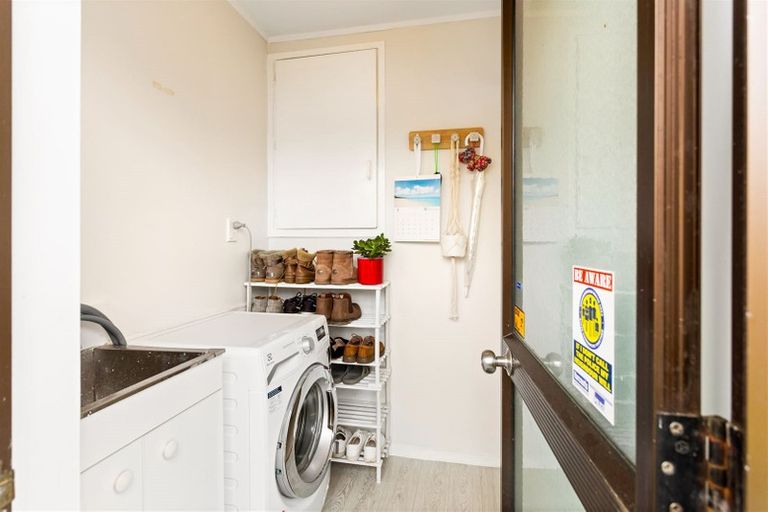 Photo of property in 1/50a Tawa Crescent, Manurewa, Auckland, 2102