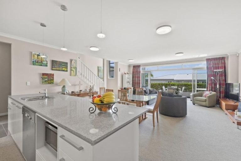 Photo of property in 27 Landmark Terrace, Orewa, 0931