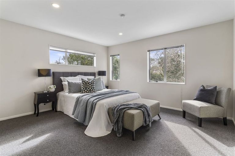 Photo of property in 49f Lancaster Road, Beach Haven, Auckland, 0626