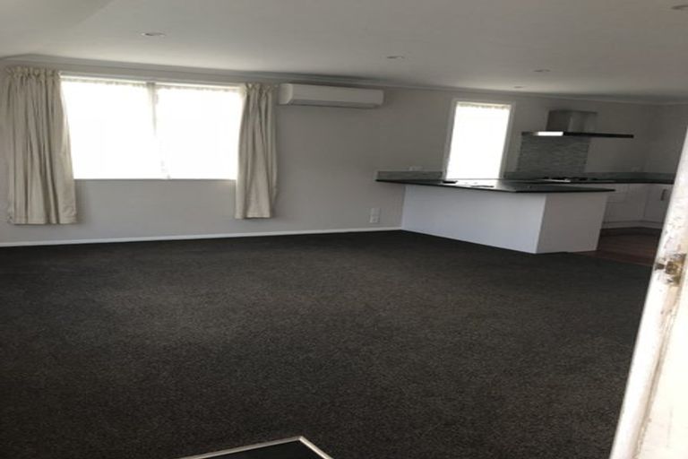Photo of property in 30 Palmer Crescent, Silverstream, Upper Hutt, 5019