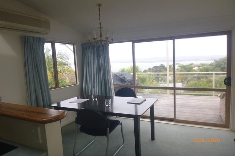 Photo of property in 17 Sea Vista Avenue, Beach Haven, Auckland, 0626
