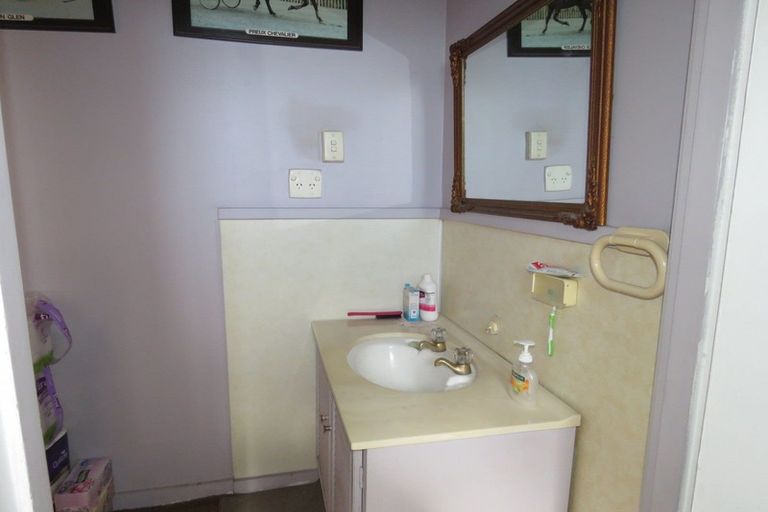 Photo of property in 20 Bentham Street, Westport, 7825