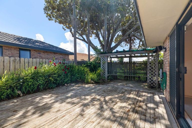 Photo of property in 10 Magnolia Drive, Waiuku, 2123