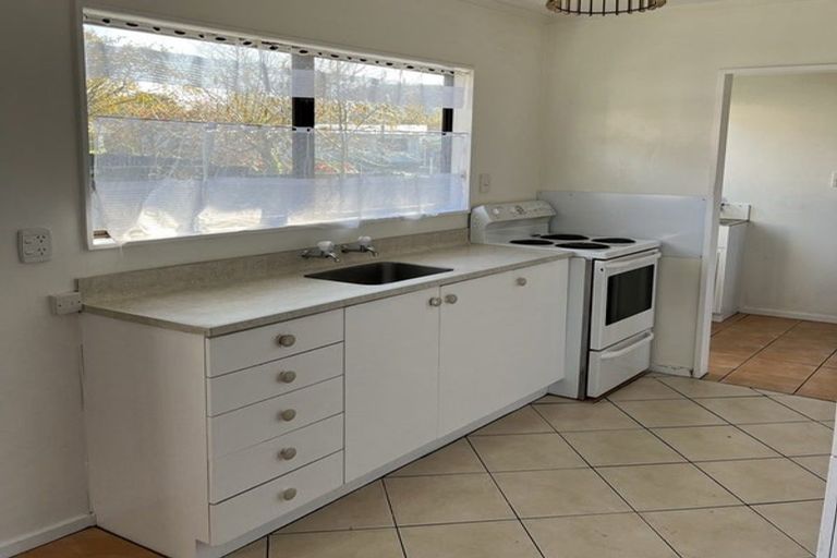 Photo of property in 33 Delaware Grove, Totara Park, Upper Hutt, 5018