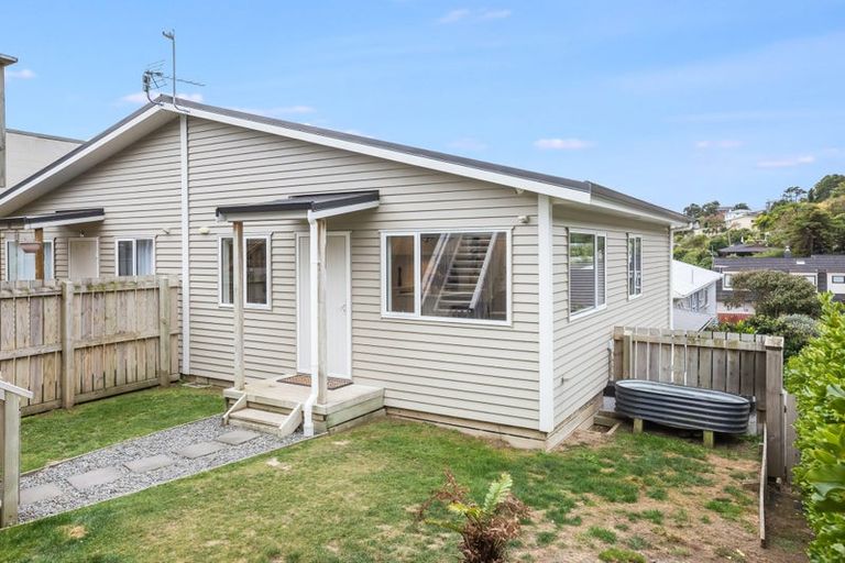 Photo of property in 1a Court Road, Tawa, Wellington, 5028