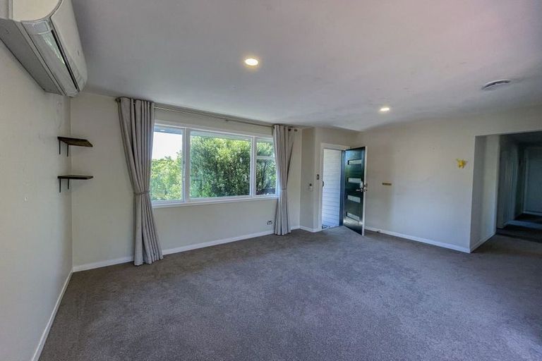 Photo of property in 39a Fairclough Road, Beach Haven, Auckland, 0626