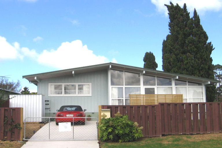 Photo of property in 15 Glen Norman Avenue, Henderson, Auckland, 0610