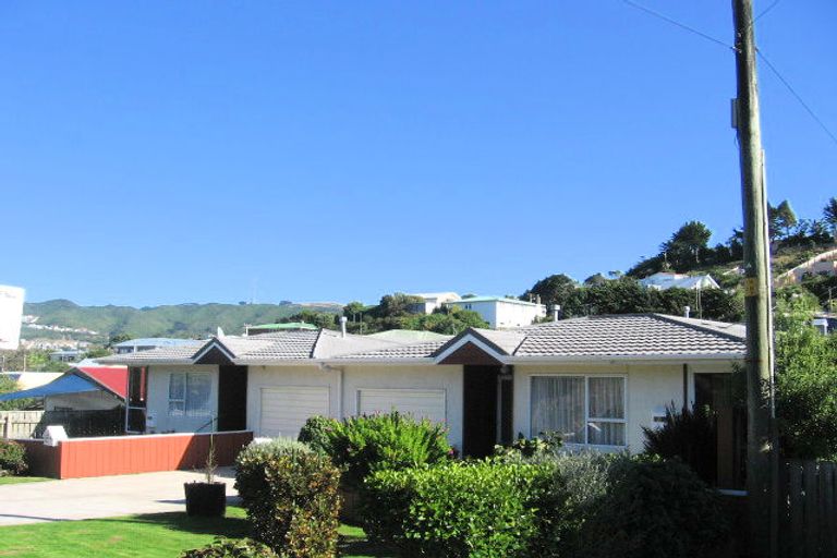 Photo of property in 33b Bassett Road, Johnsonville, Wellington, 6037