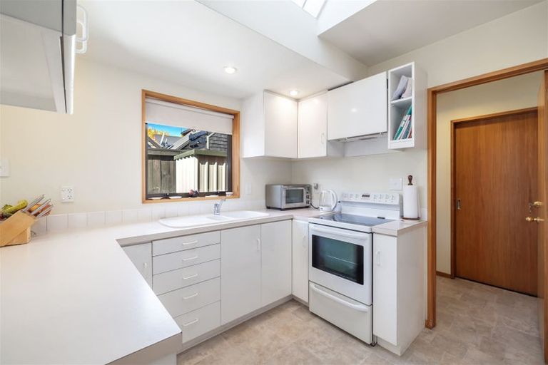 Photo of property in 64 Merivale Lane, Merivale, Christchurch, 8014