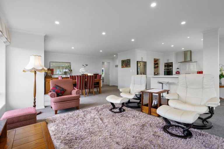 Photo of property in 44 Rose Leigh Drive, Cambridge, 3434