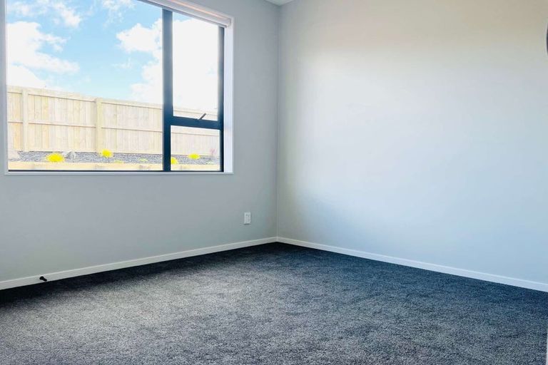 Photo of property in 17 Surf View Crescent, Red Beach, 0932