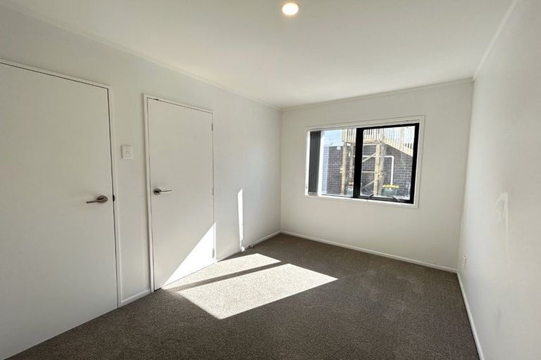 Photo of property in 66 Casuarina Road, Half Moon Bay, Auckland, 2012
