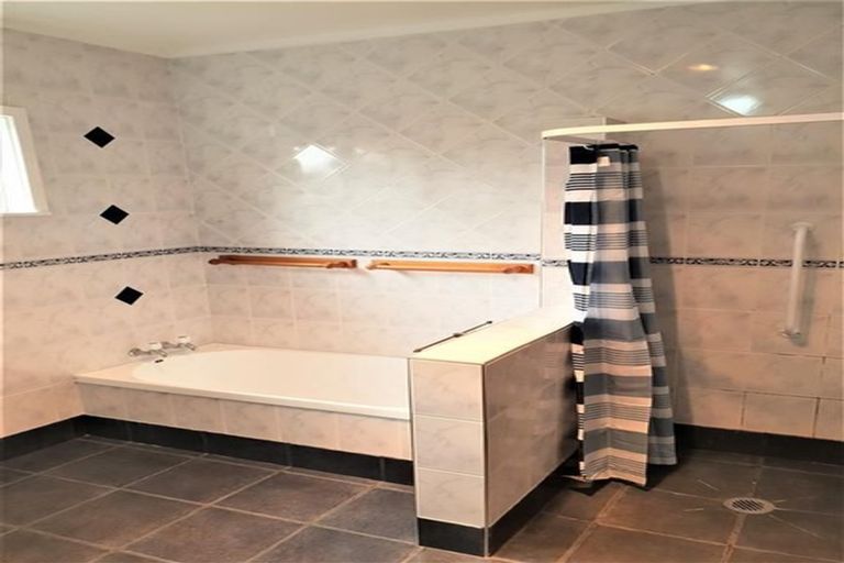 Photo of property in 34 Queen Street, Cambridge, 3434