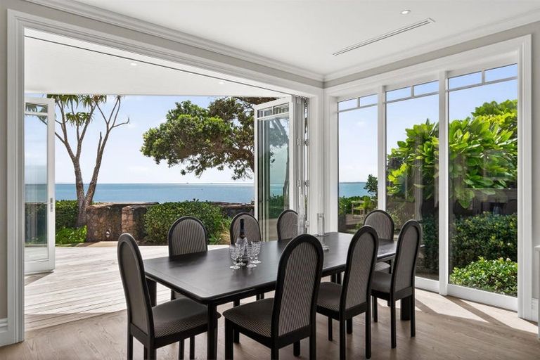 Photo of property in 27 Muritai Road, Milford, Auckland, 0620