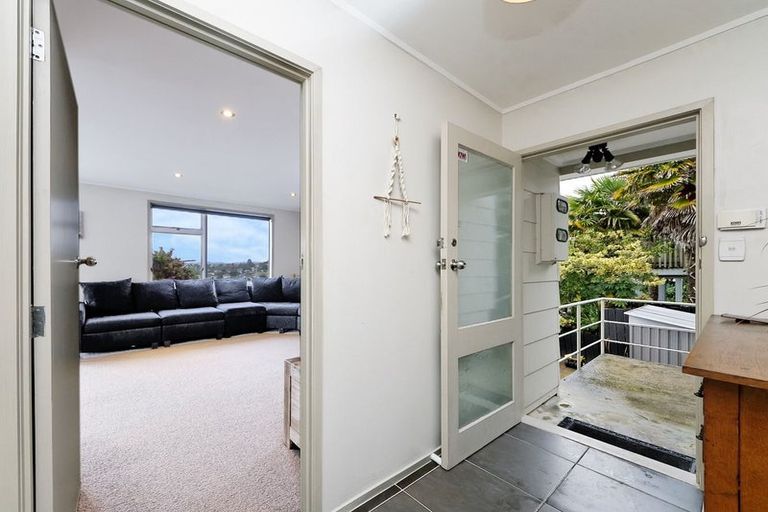 Photo of property in 32 Glenbervie Crescent, Massey, Auckland, 0614